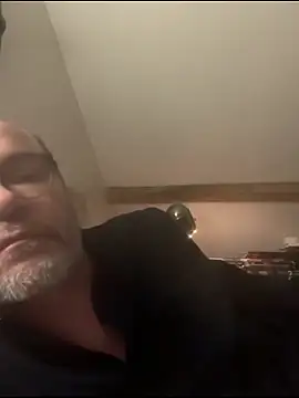 Snapshot of Ben646 chatting on 02-05-26, 11:42 Ben646 online show from 02-05-26, 11:42