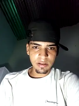 Snapshot of 317894 chatting on 11-11-25, 01:38 317894 online show from 11-11-25, 01:38