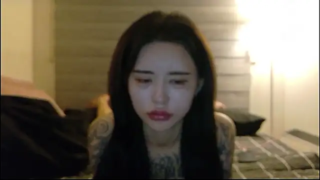 Snapshot of tangju7 chatting on 12-16-25, 02:11 tangju7 online show from 12-16-25, 02:11