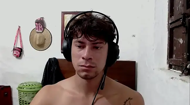 Snapshot of billykink chatting on 03-17-25, 04:01 billykink online show from 03-17-25, 04:01