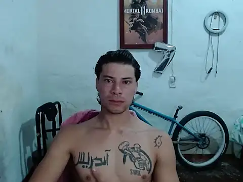 Snapshot of billykink chatting on 10-08-25, 06:27 billykink online show from 10-08-25, 06:27