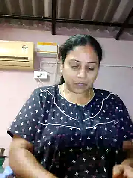 Snapshot of JENNIFERtamil chatting on 03-18-26, 07:55 JENNIFERtamil online show from 03-18-26, 07:55