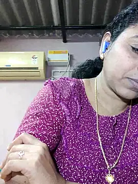 Snapshot of JENNIFERtamil chatting on 03-19-26, 01:04 JENNIFERtamil online show from 03-19-26, 01:04