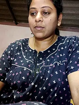 Snapshot of JENNIFERtamil chatting on 04-22-26, 07:44 JENNIFERtamil online show from 04-22-26, 07:44
