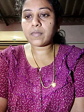 Snapshot of JENNIFERtamil chatting on 05-14-26, 07:37 JENNIFERtamil online show from 05-14-26, 07:37