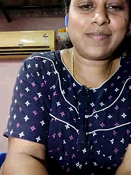 Snapshot of JENNIFERtamil chatting on 05-19-26, 07:37 JENNIFERtamil online show from 05-19-26, 07:37