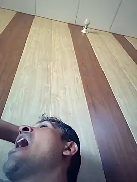 johnny8731 online show from 04-10-26, 03:56