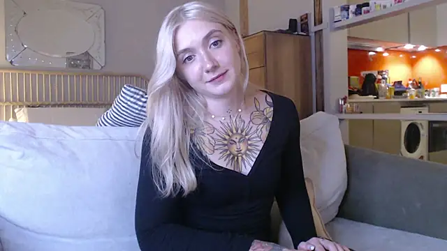 tattoobbgirl online show from 03-18-25, 08:37