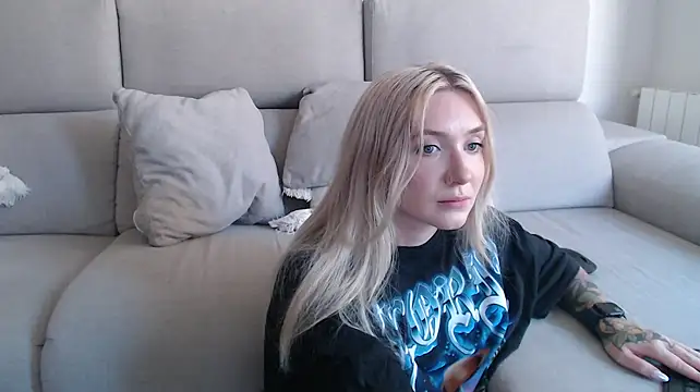 tattoobbgirl online show from 09-17-25, 11:56