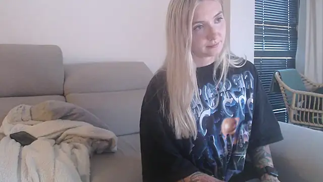 tattoobbgirl online show from 11-08-25, 04:29