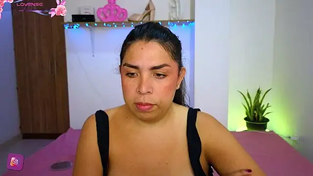 Snapshot of ciacam_ chatting on 11-10-25, 07:29 ciacam online show from 11-10-25, 07:29