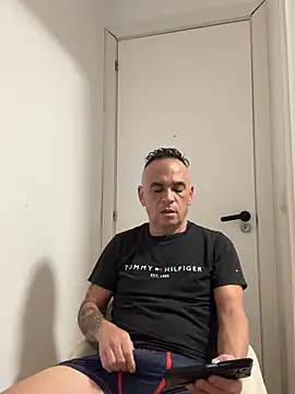 mateocali25 online show from 07-17-26, 02:24