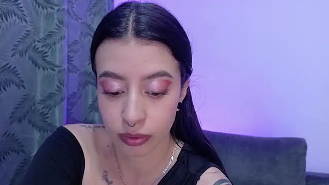 Misscarolsph online show from 04-20-26, 07:04