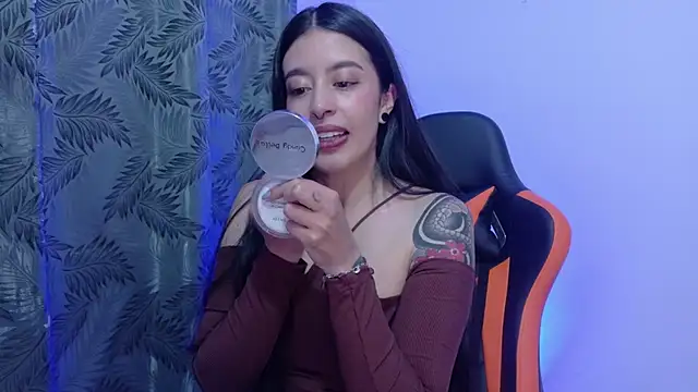 Misscarolsph online show from 05-18-26, 07:09