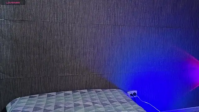 Thalia anderson online show from 04-17-26, 04:04