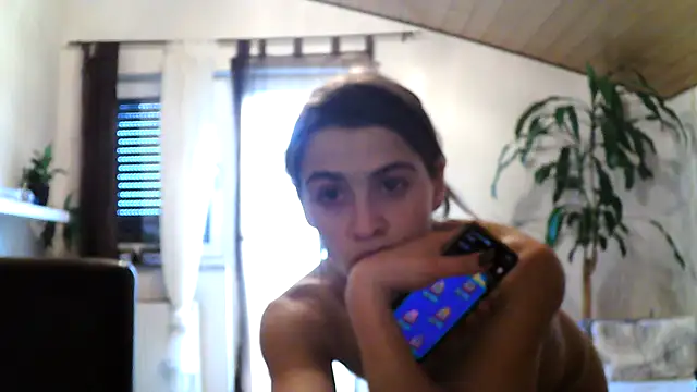 Snapshot of sweet_paar2016 chatting on 10-25-25, 12:13 sweet paar2016 online show from 10-25-25, 12:13