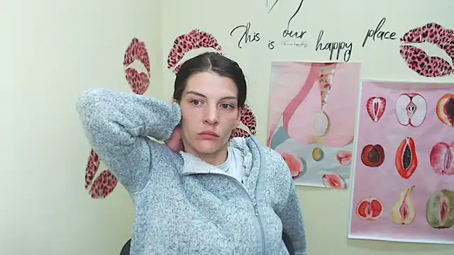 Snapshot of VanessaRey_ chatting on 03-17-25, 10:27 VanessaRey online show from 03-17-25, 10:27