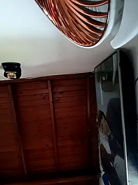 Snapshot of sharonscoth chatting on 08-05-26, 04:43 sharonscoth online show from 08-05-26, 04:43