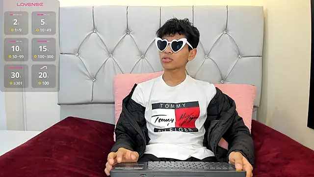 Ethan Westt online show from 03-21-25, 01:56