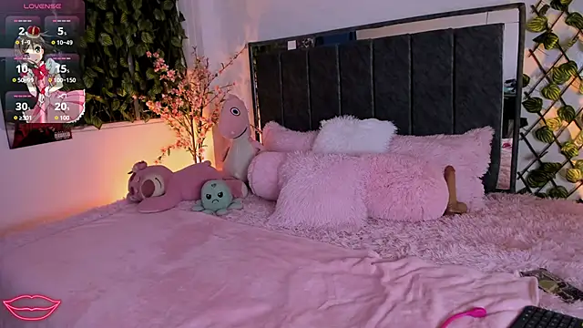 Yumeku 04  online show from 10-31-25, 05:08