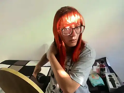 Snapshot of DulceXmile chatting on 09-21-25, 12:18 DulceXmile online show from 09-21-25, 12:18