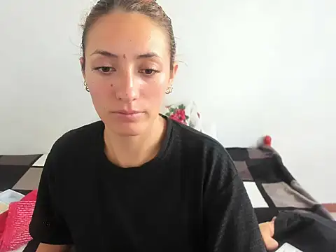 Snapshot of DulceXmile chatting on 10-23-25, 06:17 DulceXmile online show from 10-23-25, 06:17