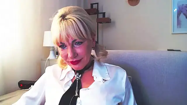 Snapshot of GabrielleTrue chatting on 10-02-25, 06:09 GabrielleTrue online show from 10-02-25, 06:09