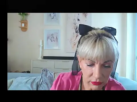 Snapshot of GabrielleTrue chatting on 10-27-25, 07:34 GabrielleTrue online show from 10-27-25, 07:34