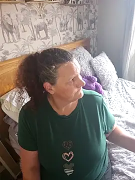 MissQueenBeex online show from 11-06-25, 02:29