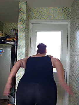 MissQueenBeex online show from 04-14-26, 11:27