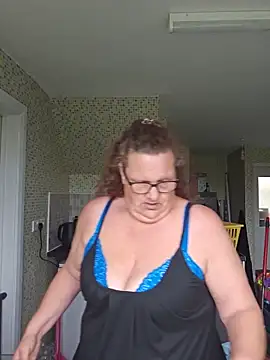 MissQueenBeex online show from 05-21-26, 09:49