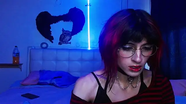 goth minerva online show from 09-30-25, 02:00