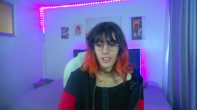 Snapshot of goth_minerva chatting on 05-09-26, 01:38 goth minerva online show from 05-09-26, 01:38