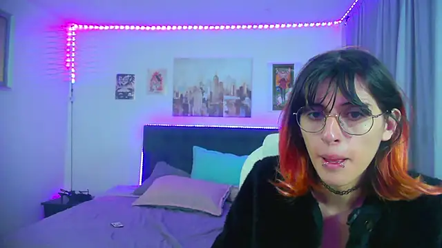 Snapshot of goth_minerva chatting on 05-12-26, 01:30 goth minerva online show from 05-12-26, 01:30