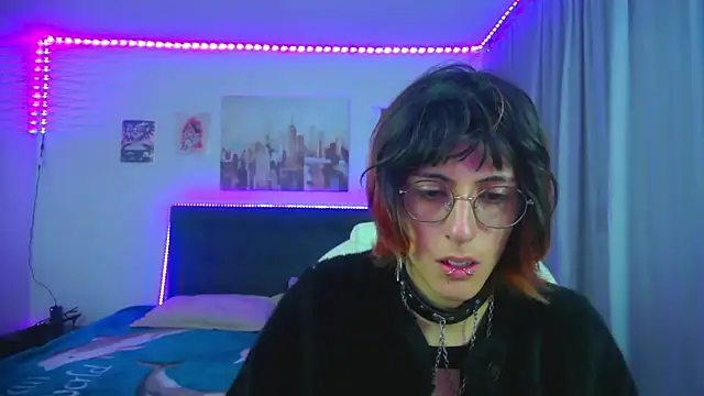 Snapshot of goth_minerva chatting on 05-21-26, 01:29 goth minerva online show from 05-21-26, 01:29
