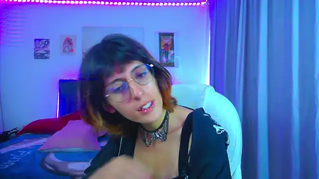 Snapshot of goth_minerva chatting on 05-27-26, 01:30 goth minerva online show from 05-27-26, 01:30