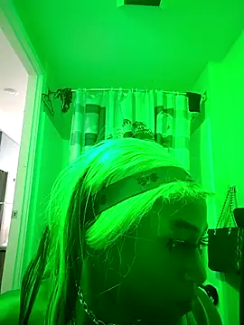 ItsBarbieBitcxxxx69 online show from 04-01-26, 05:32