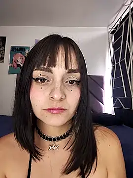 Snapshot of KARINNA__RAVEN chatting on 04-19-26, 09:28 KARINNA RAVEN online show from 04-19-26, 09:28