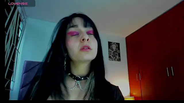 Snapshot of KARINNA__RAVEN chatting on 05-23-26, 10:03 KARINNA RAVEN online show from 05-23-26, 10:03