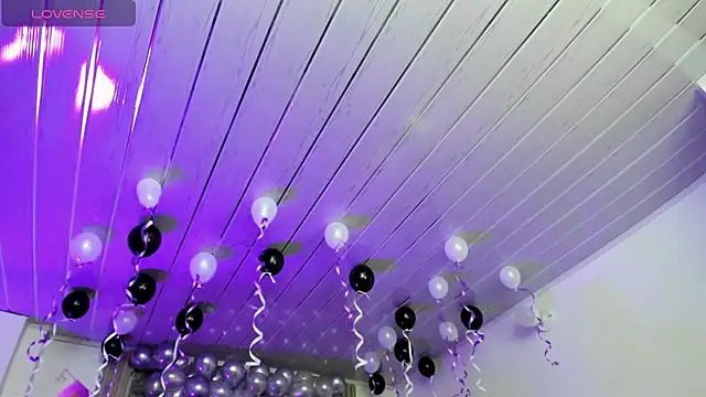 Snapshot of midory_ chatting on 10-26-25, 03:56 midory online show from 10-26-25, 03:56