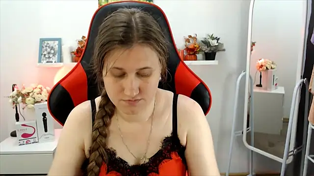 Snapshot of Lucky_Lana chatting on 06-26-26, 03:22 Lucky Lana online show from 06-26-26, 03:22