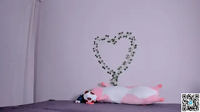 emmelieflorence online show from 02-18-26, 07:21