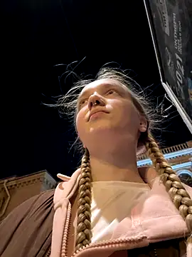 Snapshot of bambi_lu chatting on 10-08-25, 04:48 bambi lu online show from 10-08-25, 04:48