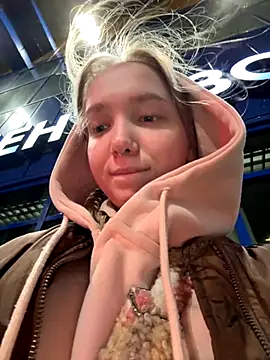 Snapshot of bambi_lu chatting on 10-16-25, 04:41 bambi lu online show from 10-16-25, 04:41