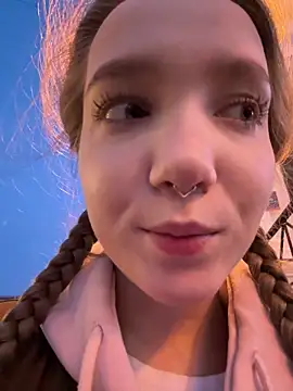 Snapshot of bambi_lu chatting on 10-19-25, 03:12 bambi lu online show from 10-19-25, 03:12