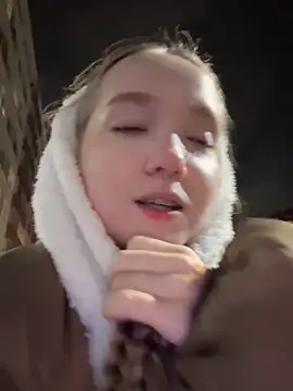 Snapshot of bambi_lu chatting on 10-28-25, 05:04 bambi lu online show from 10-28-25, 05:04