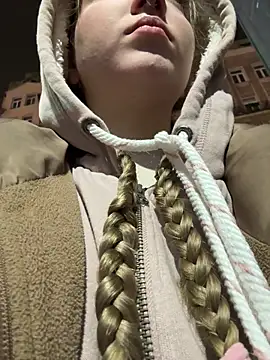 Snapshot of bambi_lu chatting on 11-01-25, 04:31 bambi lu online show from 11-01-25, 04:31