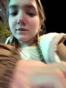 Snapshot of bambi_lu chatting on 11-04-25, 05:34 bambi lu online show from 11-04-25, 05:34