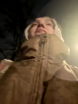 Snapshot of bambi_lu chatting on 12-04-25, 07:44 bambi lu online show from 12-04-25, 07:44