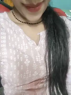 Snapshot of Eshwari_Chopra chatting on 06-13-26, 04:16 Eshwari Chopra online show from 06-13-26, 04:16